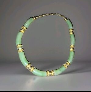 Elegant Jade Look/Style Necklace Variegated Green & Gold Tone Beads Hook Closure